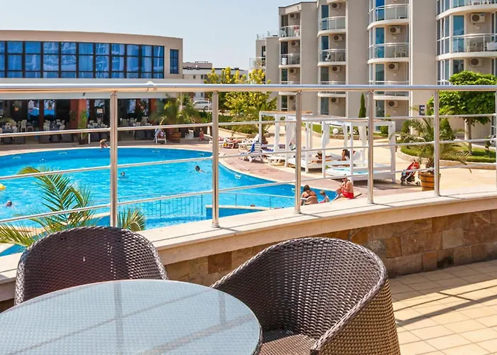 Διαμέρισμα Kj - Swimmingpool - 3 Min From The *